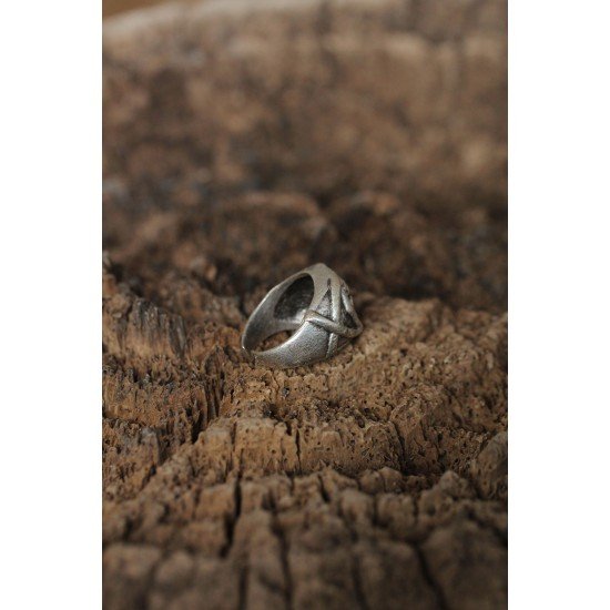 Ayarlanabilir Kuru Kafa Tasarımlı Erkek Yüzük