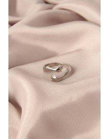 Ayarlamalı Gümüş Renk Metal Sarılan Eller Model Kadın Yüzük