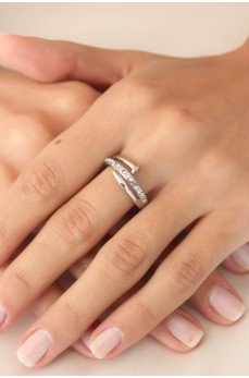 Gümüş Renk Taşlı Çivi Ayarlanabilir Kadın Yüzük Gümüş Renk Taşlı Çivi Ayarlanabilir Kadın Yüzük