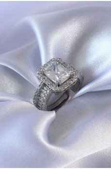 Gümüş Renk Zirkon Taşlı Kadın Yüzük