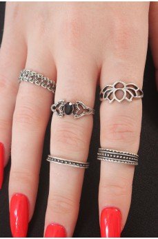 Gümüş Renk Lotus Model Siyah Kristal Taş Detay Bayan Yüzük Kombin Gümüş Renk Lotus Model Siyah Kristal Taş Detay Bayan Yüzük Kombin
