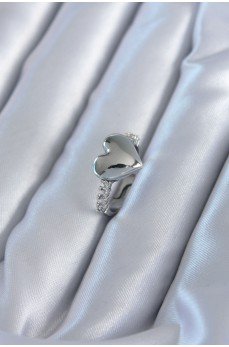 Gümüş Renk Pirinç Zirkon Taşlı Kalp Model Kadın Yüzük Gümüş Renk Pirinç Zirkon Taşlı Kalp Model Kadın Yüzük