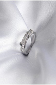 Pirinç Gümüş Renk Su Yolu Zirkon Taşlı Kadın Yüzük Pirinç Gümüş Renk Su Yolu Zirkon Taşlı Kadın Yüzük