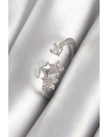 Pirinç Gümüş Renk Zirkon Taşlı Çiçek Model Kadın Yüzük