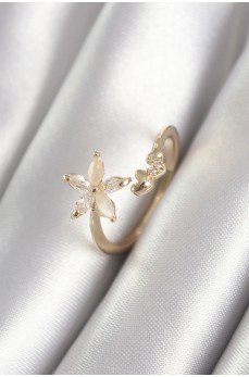 Pirinç Gold Renk Zirkon Taşlı Çiçek Model Kalp Detay Kadın Yüzük