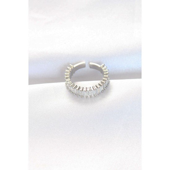 Sıralı Baget Taşlı Silver Renk Ayarlanabilir Yüzük Sıralı Baget Taşlı Silver Renk Ayarlanabilir Yüzük