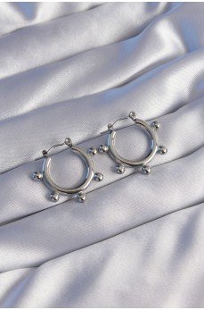 316L Çelik Gümüş Renk Topçuk Tasarımlı Oval Küpe 316L Çelik Gümüş Renk Topçuk Tasarımlı Oval Küpe