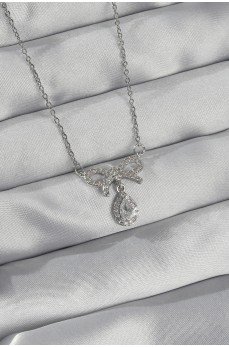 316L Çelik Gümüş Renk Zirkon Taşlı Fiyonk Detay Damla Kolye