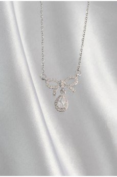 316L Çelik Gümüş Renk Zirkon Taşlı Fiyonk Detay Damla Kolye