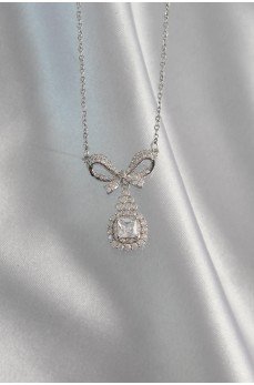 316L Çelik Gümüş Renk Fiyonk Detay Zirkon Taşlı Tektaş Kolye