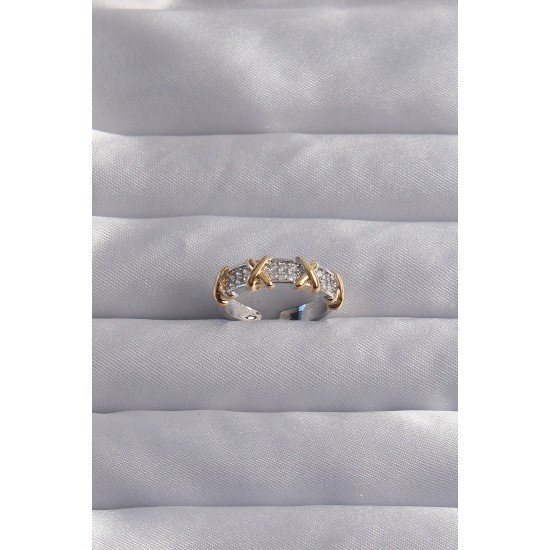 Pirinç Ayarlamalı Gümüş Renk Zirkon Taşlı XOXO Model Yüzük Pirinç Ayarlamalı Gümüş Renk Zirkon Taşlı XOXO Model Yüzük