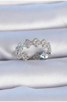 Pirinç Gümüş Renk Zirkon Taşlı Yonca Model Kadın Yüzük Pirinç Gümüş Renk Zirkon Taşlı Yonca Model Kadın Yüzük