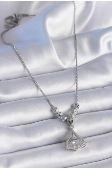 316L Çelik Zincir Gümüş Renk Gingko Yaprağı Model Zirkon Taş Detay Kadın Kolye 316L Çelik Zincir Gümüş Renk Gingko Yaprağı Model Zirkon Taş Detay Kadın Kolye
