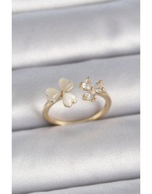 Pirinç Gold Renk Ayarlanabilir Zirkon Taşlı Kalp Beyaz Mineli Model Kadın Yüzük