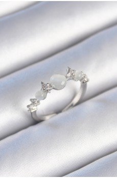 Pirinç Gümüş Renk Zirkon Taşlı Yıldız Detay Beyaz Mineli Kadın Yüzük Pirinç Gümüş Renk Zirkon Taşlı Yıldız Detay Beyaz Mineli Kadın Yüzük