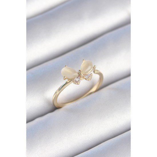 Pirinç Gold Renk Beyaz Mineli Zirkon Taşlı Kelebek Model Kadın Yüzük Pirinç Gold Renk Beyaz Mineli Zirkon Taşlı Kelebek Model Kadın Yüzük