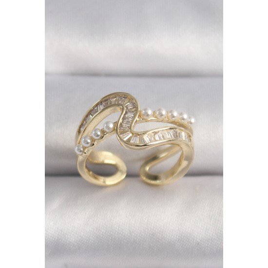 Pirinç Gold Renk Zirkon Taşlı İnci Detay VIP Seri Kadın Yüzük Pirinç Gold Renk Zirkon Taşlı İnci Detay VIP Seri Kadın Yüzük