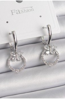 Pirinç Gümüş Renk Zirkon Taşlı Kelebek Figür Sallantı Detay Kadın Küpe