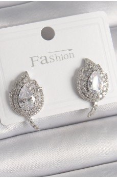 Pirinç Gümüş Renk Zirkon Taşlı Yaprak Model Kadın Küpe