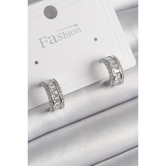 Pirinç Gümüş Renk Zirkon Taşlı Halka Model Kadın Küpe Pirinç Gümüş Renk Zirkon Taşlı Halka Model Kadın Küpe