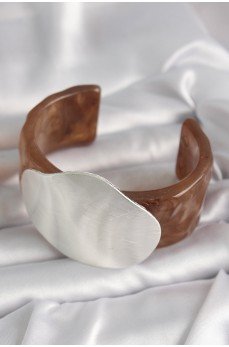 Kahverengi Mermer Desen Akrilik Plastik Gümüş Plaka Model Vintage Kadın Bilezik Kahverengi Mermer Desen Akrilik Plastik Gümüş Plaka Model Vintage Kadın Bilezik