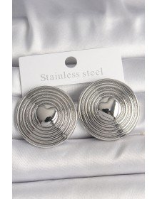 Pirinç Gümüş Renk Kalp İşlemeli Daire Plaka Model Kadın Küpe