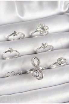 Pirinç Gümüş Renk Yonca Figür Sonsuzluk Zirkon Taşlı Kalp Detay Kadın Yüzük Kombini Pirinç Gümüş Renk Yonca Figür Sonsuzluk Zirkon Taşlı Kalp Detay Kadın Yüzük Kombini