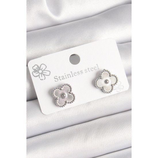 Pirinç Gümüş Renk İşlemeli Yonca Model Kadın Küpe Pirinç Gümüş Renk İşlemeli Yonca Model Kadın Küpe