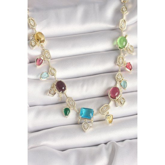 Pirinç Gold Renk Renli Zirkon Taşlı VIP Seri Kadın Kolye Pirinç Gold Renk Renli Zirkon Taşlı VIP Seri Kadın Kolye