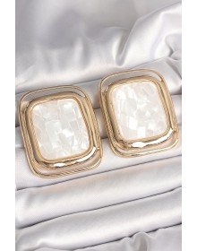 Pirinç Gold Renk Beyaz Mineli Kare Model Kadın Küpe