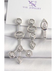 Pirinç Gümüş Renk Zirkon Taşlı Geometrik Model 3'Lü Kadın Kombin Küpe