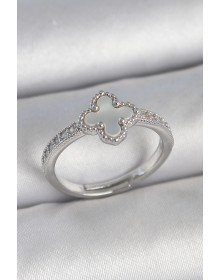 Pirinç Gümüş Renk Zirkon Taşlı Beyaz Mineli Yonca Model Ayarlanabilir Kadın Yüzük