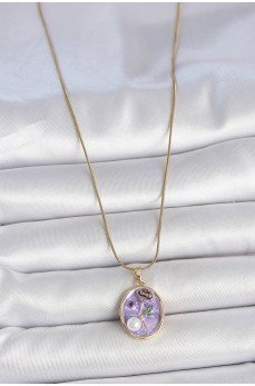 316L Çelik Gold Renk Zincir Mor Çiçek İşlemeli İnci Detay Portre Model Kadın Kolye