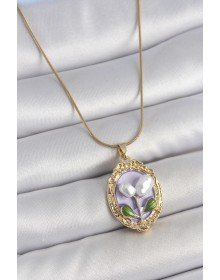 316L Çelik Gold Renk Mor İncili Çiçek İşlemeli Portre Model Kadın Kolye