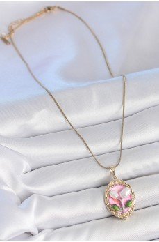 316L Çelik Gold Renk Zincir Pembe Mineli İncili Çiçek İşlemeli Portre Model Kadın Kolye 316L Çelik Gold Renk Zincir Pembe Mineli İncili Çiçek İşlemeli Portre Model Kadın Kolye