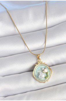 316L Çelik Gold Renk Zincir Turkuaz Mineli İncili Çiçek İşlemeli Portre Model Kadın Kolye
