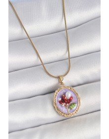 316L Çelik Gold Renk Zincir Mor Mineli İncili Çiçek İşlemeli Portre Model Kadın Kolye