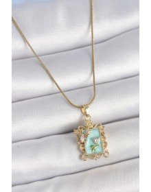 316L Çelik Gold Renk Zincir Mavi Mineli Çiçek İşlemeli Zirkon Taşlı Kelebek Detay Portre Model Kadın Kolye
