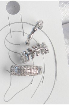 Pirinç Gümüş Renk Zirkon Taşlı 3'Lü Model Yaprak Figür Kadın Kıkırdak Küpe