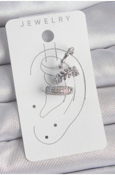 Pirinç Gümüş Renk Zirkon Taşlı 3'Lü Model Yaprak Figür Kadın Kıkırdak Küpe Pirinç Gümüş Renk Zirkon Taşlı 3'Lü Model Yaprak Figür Kadın Kıkırdak Küpe
