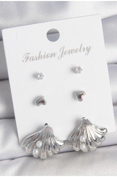 Pirinç Gümüş Renk Zirkon Taş Detaylı İnci Detaylı Deniz Kabuğu Model 3 Çift Kadın Küpe Pirinç Gümüş Renk Zirkon Taş Detaylı İnci Detaylı Deniz Kabuğu Model 3 Çift Kadın Küpe