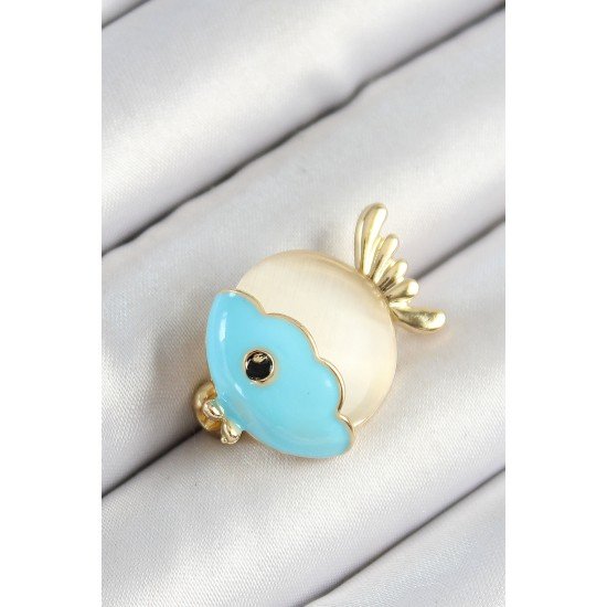 Mineli Turkuaz Ve Krem Balık Figürlü Gold Renk Kadın Broş Mineli Turkuaz Ve Krem Balık Figürlü Gold Renk Kadın Broş