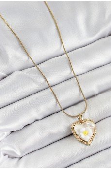 316L Çelik Zincir Beyaz Sanatsal Portre İnci Detaylı Papatya Figürlü Kalp Model Gold Renk Kadın Kolye 316L Çelik Zincir Beyaz Sanatsal Portre İnci Detaylı Papatya Figürlü Kalp Model Gold Renk Kadın Kolye