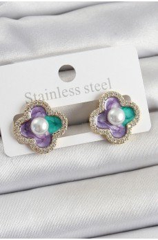 Pirinç Mor Mineli İnci Detaylı Zirkon Taşlı Sanatsal Portre Yonca Model Gold Renk Kadın Küpe Pirinç Mor Mineli İnci Detaylı Zirkon Taşlı Sanatsal Portre Yonca Model Gold Renk Kadın Küpe