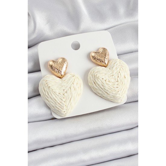 Krem Kalp Figürlü Hasır Örgü Model Gold Renk Kadın Küpe Krem Kalp Figürlü Hasır Örgü Model Gold Renk Kadın Küpe