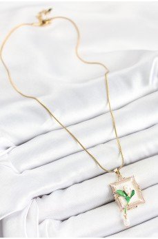 316L Çelik Zincir Beyaz Sanatsal Portre Sallantılı İnci Detaylı Lale Model Gold Renk Kadın Kolye 316L Çelik Zincir Beyaz Sanatsal Portre Sallantılı İnci Detaylı Lale Model Gold Renk Kadın Kolye