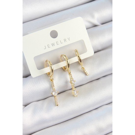 Pirinç Zirkon Taşlı Sallantılı Model Gold Renk 3'lü Çift Kadın Küpe Set Pirinç Zirkon Taşlı Sallantılı Model Gold Renk 3'lü Çift Kadın Küpe Set