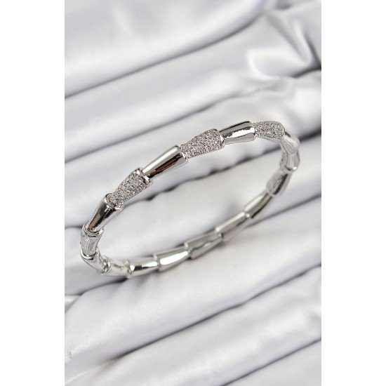 Pirinç Zirkon Taşlı Kemik Model Gümüş Renk Vip Kadın Bileklik Pirinç Zirkon Taşlı Kemik Model Gümüş Renk Vip Kadın Bileklik