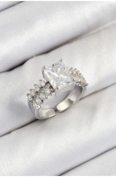 Pirinç  Büyük Zirkon Taşlı Model Gümüş Renk Kadın Yüzük