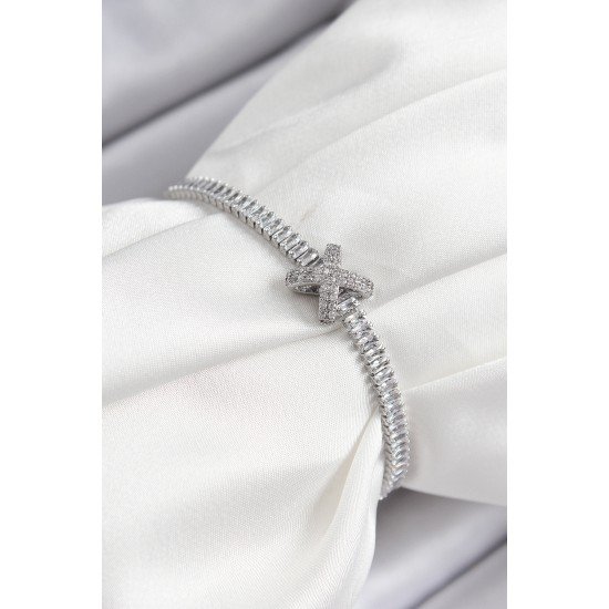 Pirinç Zirkon Taşlı X Detaylı Su Yolu Model Gümüş Renk Asansörlü Kadın Bileklik